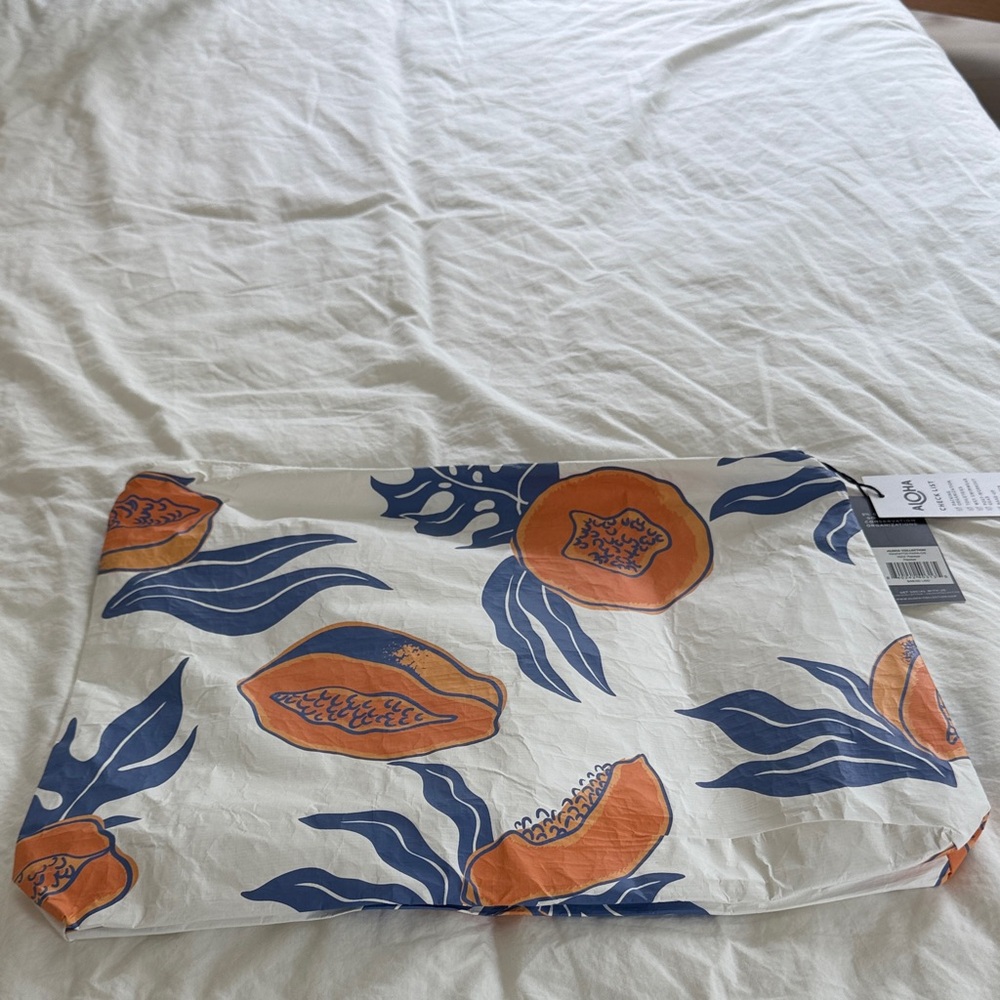 ALOHA Collection White and Blue Pouch